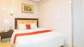 RedDoorz @ Winter Hotel Araneta