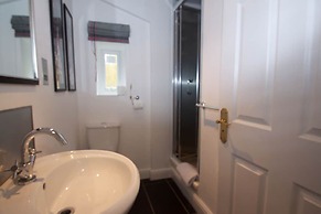 Just B - Apartment 4