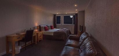 Number 44 Hotel & Bar