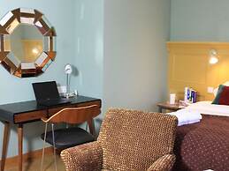 The Lodge at Hemingford Grey House