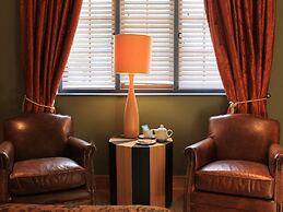 The Lodge at Hemingford Grey House