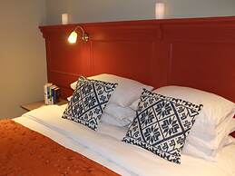 The Lodge at Hemingford Grey House