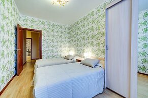 AG Apartment Rossiskiy 8