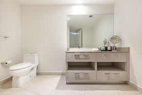 Hyde Beach Condos by Ammos VR