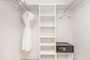 Hyde Beach Condos by Ammos VR