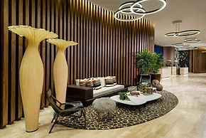 Hyde Beach Condos by Ammos VR