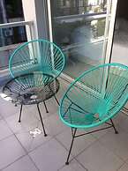 Beautiful and sunny studio by Sofacama