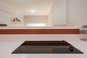 Beautiful and sunny studio by Sofacama