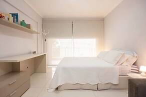 Beautiful and sunny studio by Sofacama