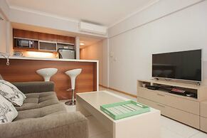 Beautiful and sunny studio by Sofacama