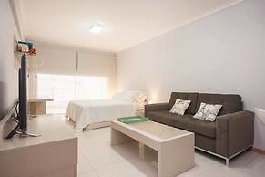 Beautiful and sunny studio by Sofacama