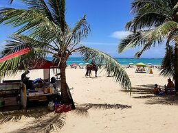Beachfront Coral Beach Condo 305