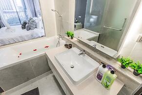 HIC at Night Bazaar 721