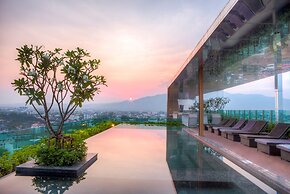 HIC at Night Bazaar 721