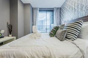 HIC at Night Bazaar 721