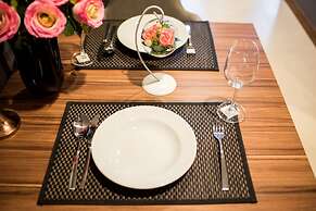 HIC at Night Bazaar 721