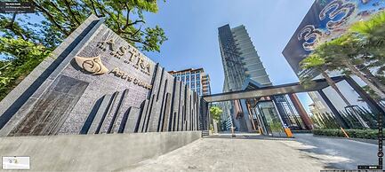 HIC at Night Bazaar 721