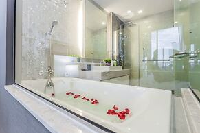 HIC at Night Bazaar 721