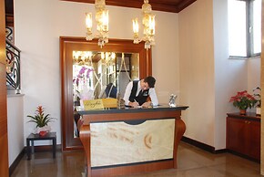 Blue Diamond Ataturk Palace