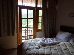 Mountain Rose Garden Hotel