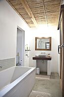 Denneboom Vineyards and Wildlife