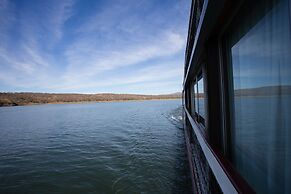 Shayamanzi Houseboats