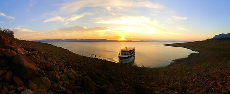 Shayamanzi Houseboats