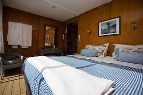 Shayamanzi Houseboats