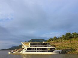 Shayamanzi Houseboats