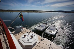 Shayamanzi Houseboats