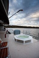 Shayamanzi Houseboats