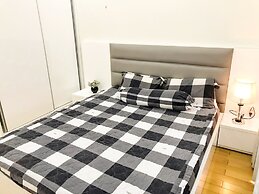 Sunrise City 2BR SW Pool 20th