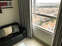 Sunrise City 2BR SW Pool 20th