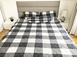 Sunrise City 2BR SW Pool 20th