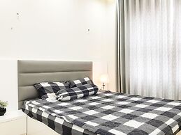 Sunrise City 2BR SW Pool 20th