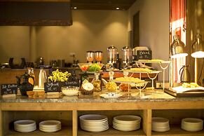 LUX Tea Horse Road Deqin Benzilan