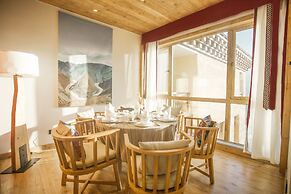 LUX Tea Horse Road Deqin Benzilan