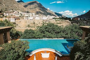 LUX Tea Horse Road Deqin Benzilan