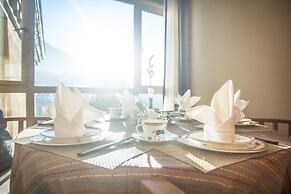 LUX Tea Horse Road Deqin Benzilan