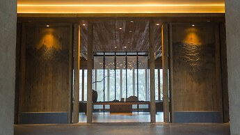 LUX Tea Horse Road Deqin Benzilan