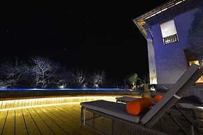 LUX Tea Horse Road Deqin Benzilan