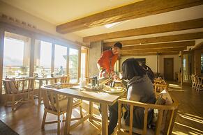 LUX Tea Horse Road Deqin Benzilan