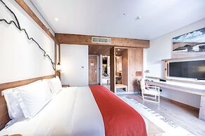 LUX Tea Horse Road Deqin Benzilan