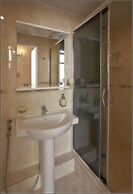 Apart Hotel on Italianskaya 1