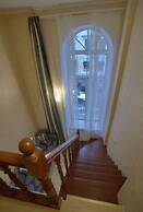 Apart Hotel on Italianskaya 1