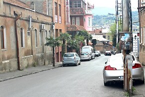 Old Avlabari Rooms