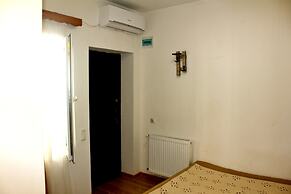 Old Avlabari Rooms