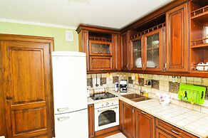 AELITA Apartment with Port View