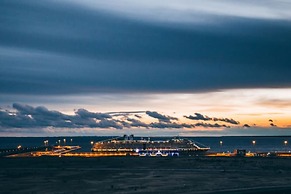 AELITA Apartment with Port View