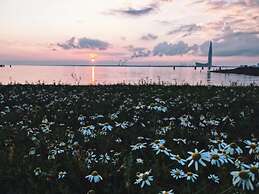 AELITA Apartment with Port View